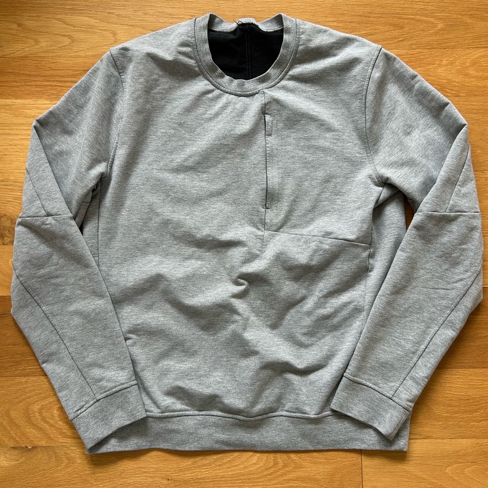 Men’s Lululemon gray sweatshirt. Size Large. Front pocket. VGUC. $25